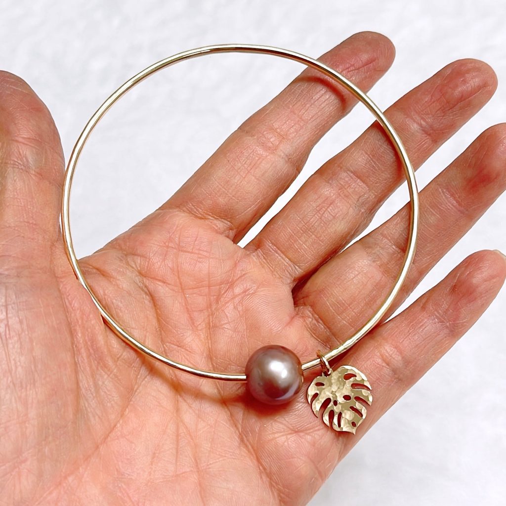 Monstera bangle – lavender Edison pearl (B561)