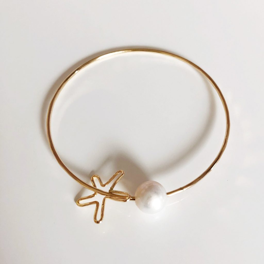 Starfish charm bangle – Fresh water pearl (B347)