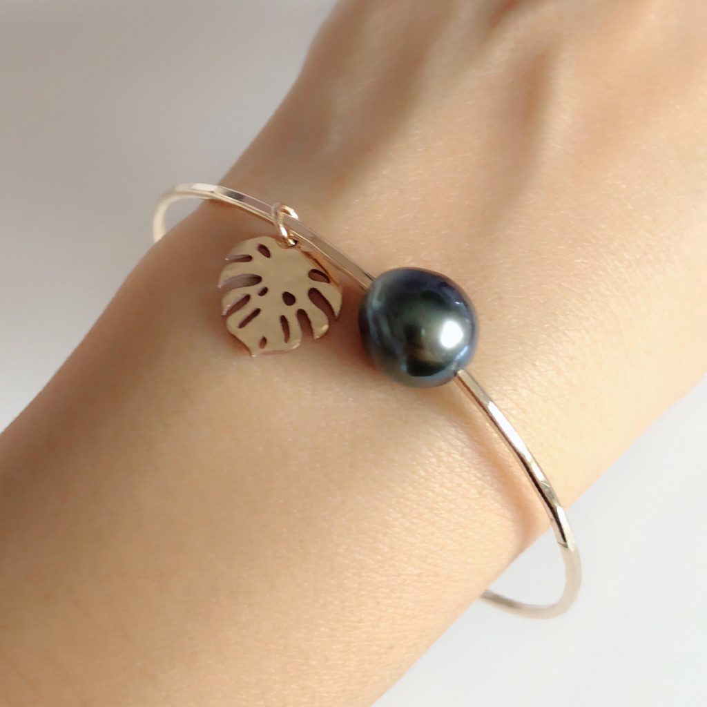 Monstera bangle – tahitian pearl (B380)