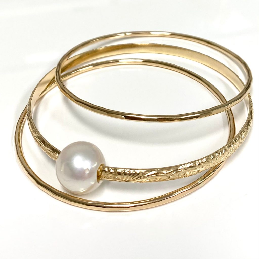 MOANI bangles set – white Edison pearl (B542)